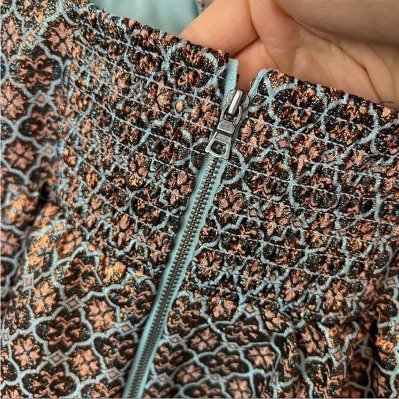 Alice & Olivia New front tie babydoll metallic mini 6 - Picture 6 of 8